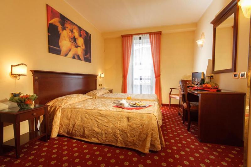 Hotel Mistrello Di Savoia Borgo Val di Taro Ngoại thất bức ảnh
