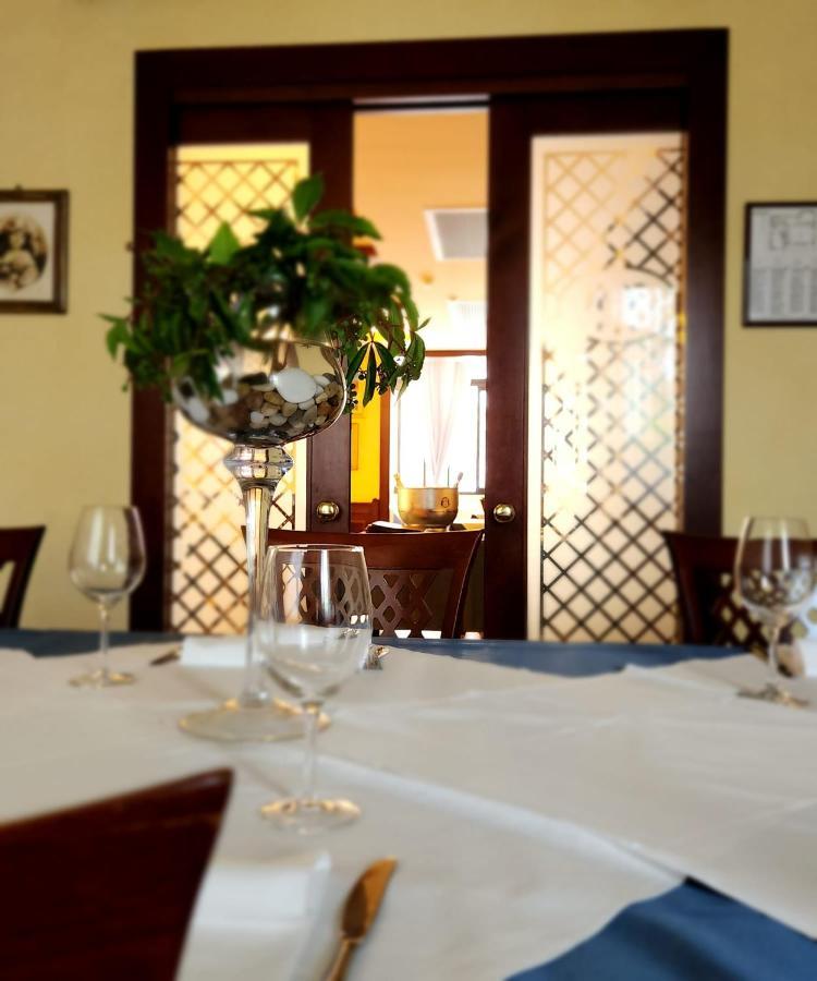 Hotel Mistrello Di Savoia Borgo Val di Taro Ngoại thất bức ảnh