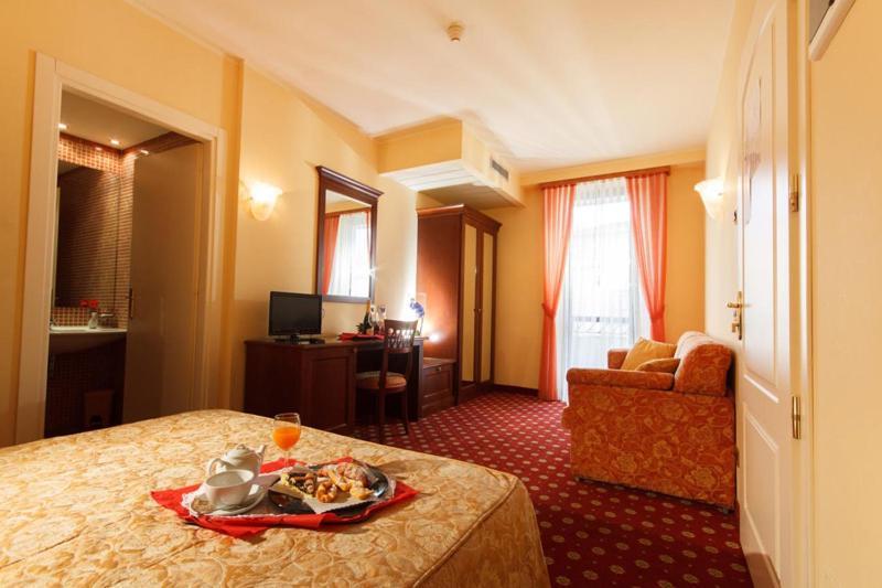 Hotel Mistrello Di Savoia Borgo Val di Taro Ngoại thất bức ảnh