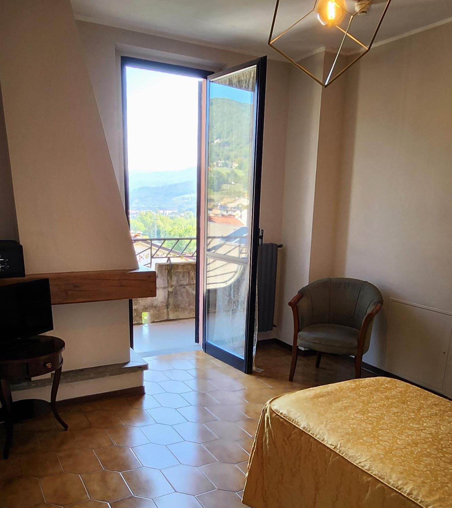 Hotel Mistrello Di Savoia Borgo Val di Taro Ngoại thất bức ảnh